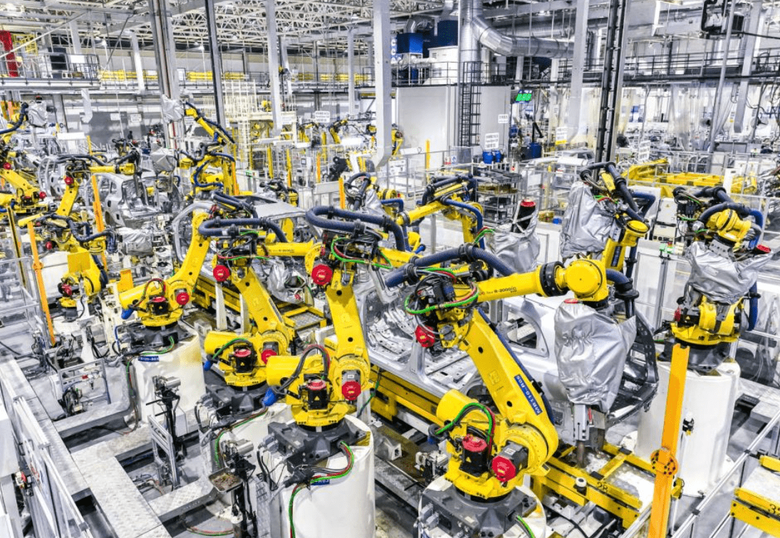 问界新M7爆单背后的技术开发驱动 余承东亲临工厂保交付的启示